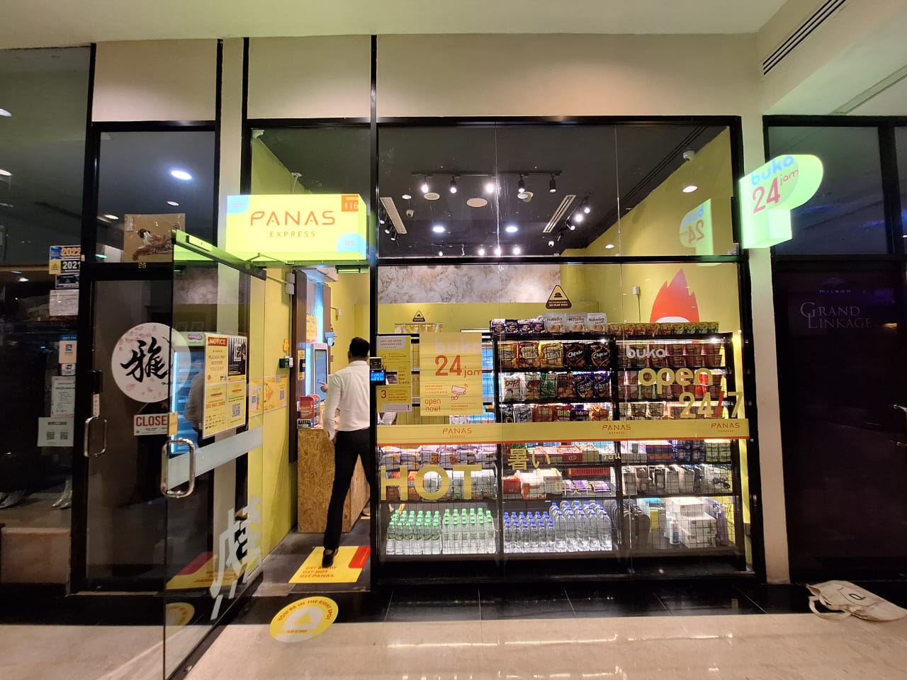 Crystal Crown Hotel (116th Store)